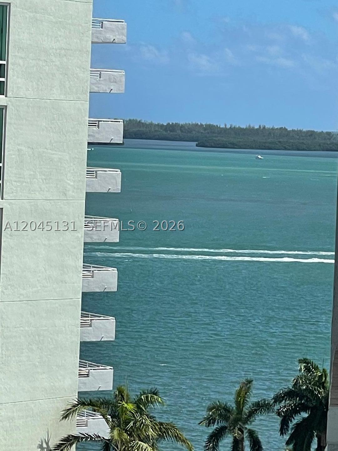 185 SE 14 Ter #1413, Miami FL 33131