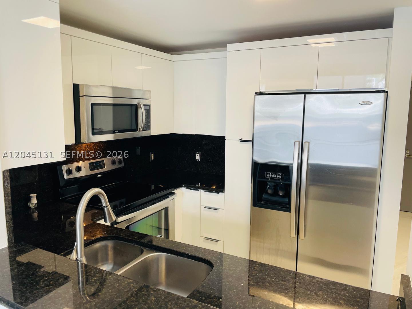 185 SE 14 Ter #1413, Miami FL 33131