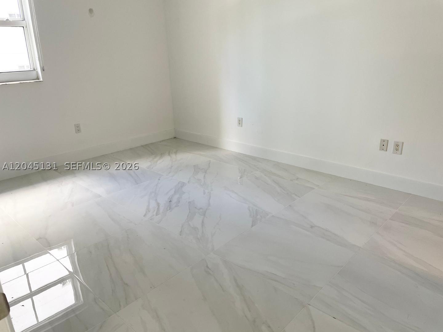 185 SE 14 Ter #1413, Miami FL 33131