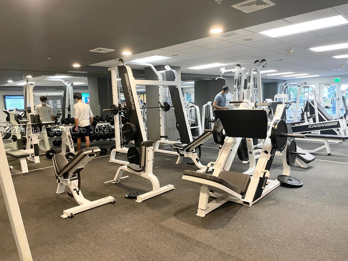 185 SE 14 Ter #1413, Miami FL 33131