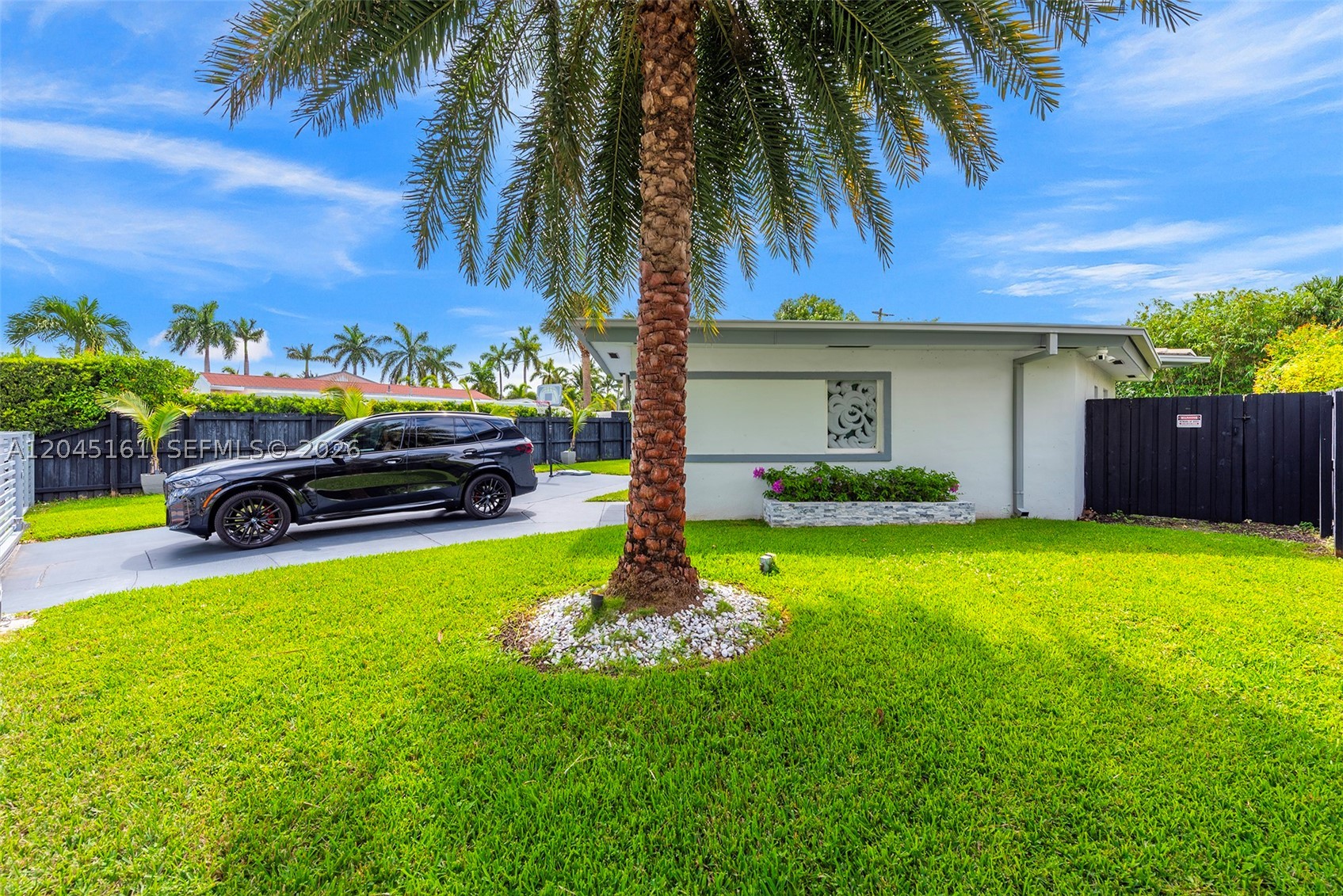 1724 71st St, Miami Beach FL 33141