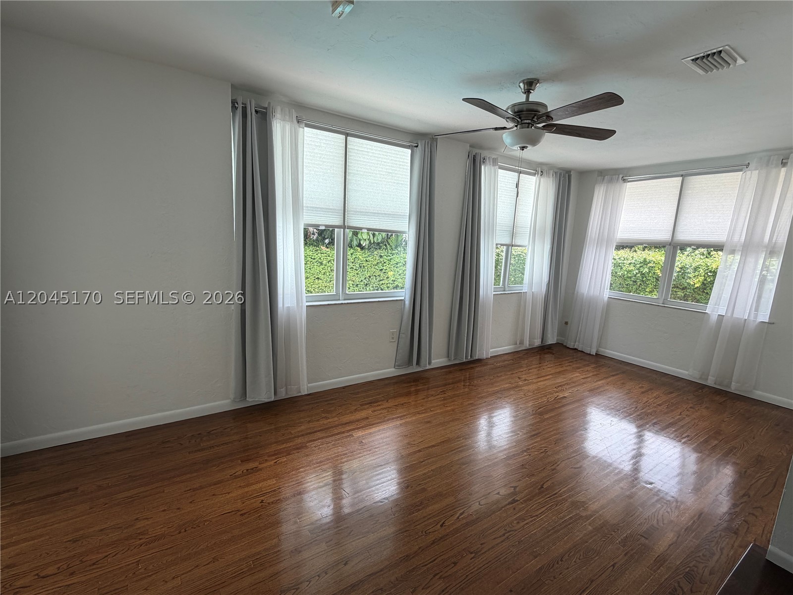 1420 Baracoa Ave, Coral Gables FL 33146