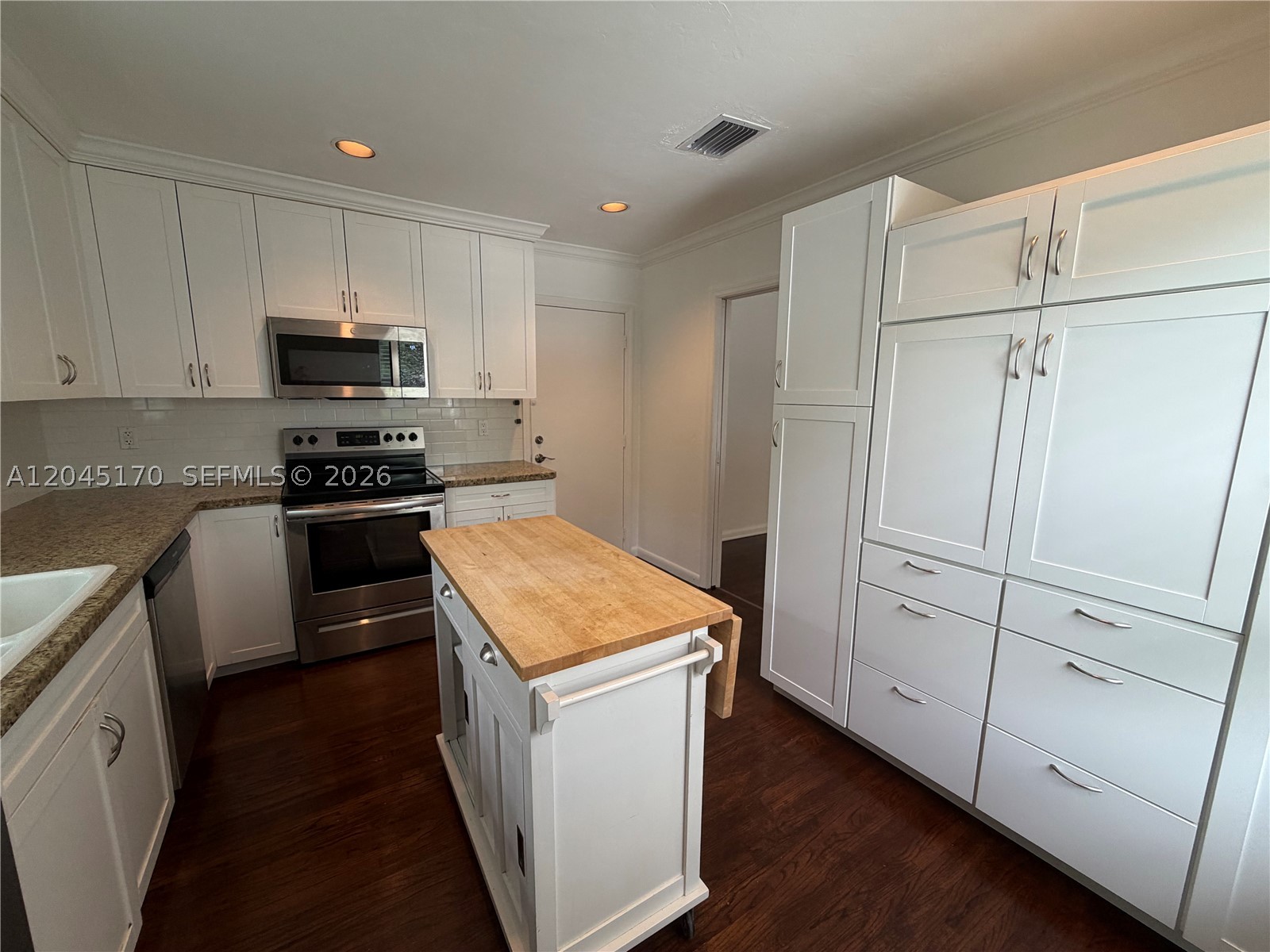1420 Baracoa Ave, Coral Gables FL 33146