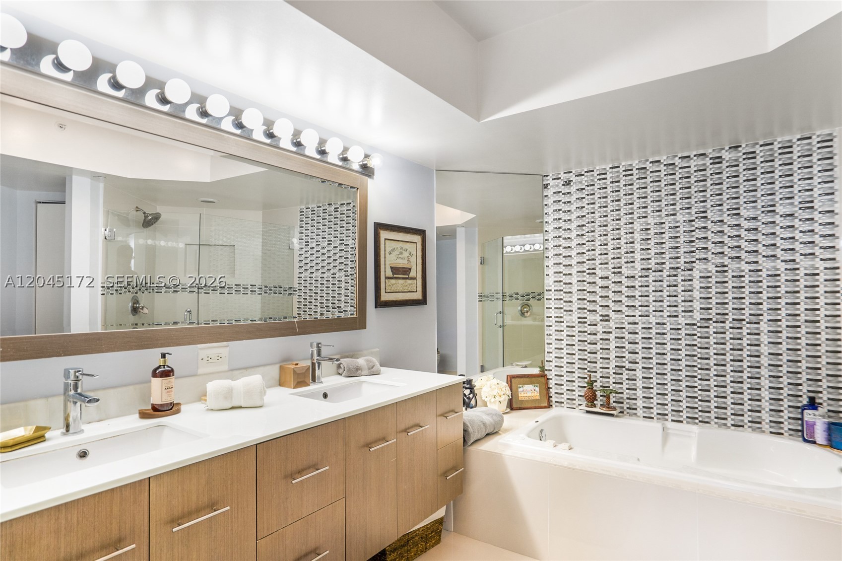 21055 Yacht Club Dr #2005, Aventura FL 33180