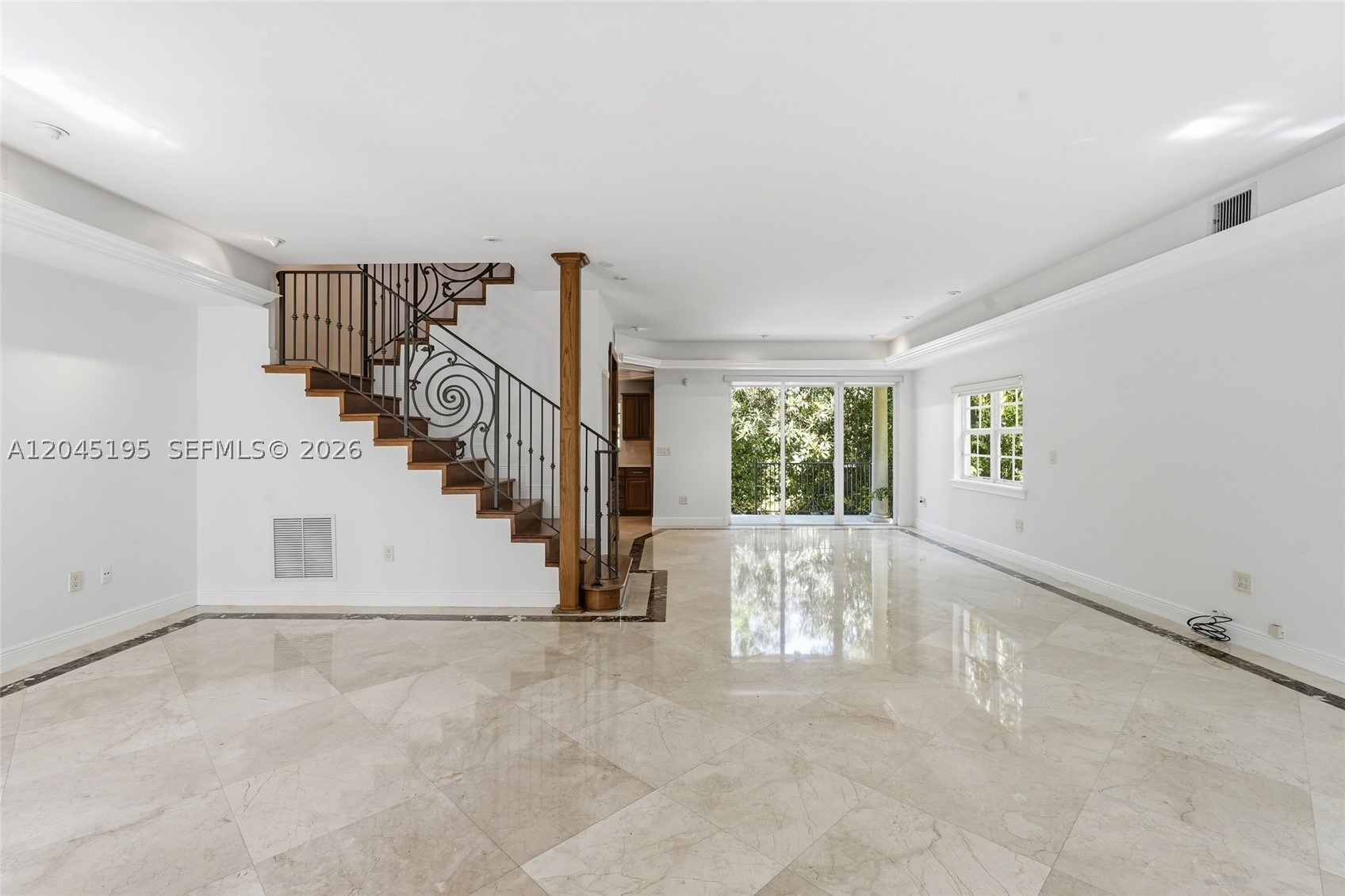592 Fernwood Rd #B, Key Biscayne FL 33149