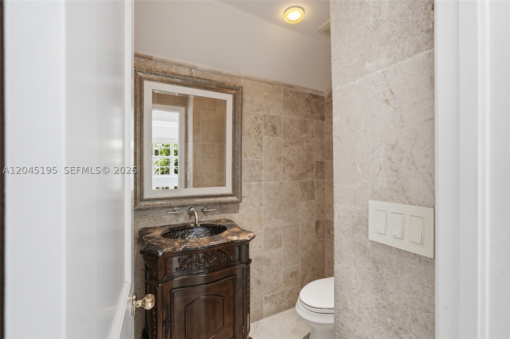 592 Fernwood Rd #B, Key Biscayne FL 33149