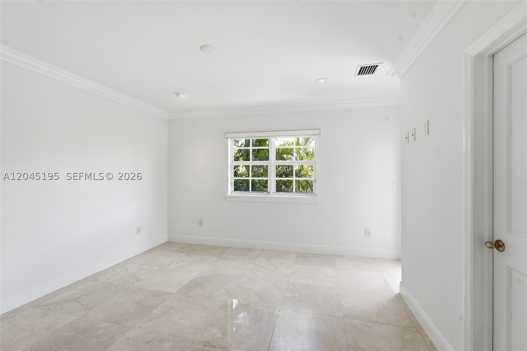 592 Fernwood Rd #B, Key Biscayne FL 33149