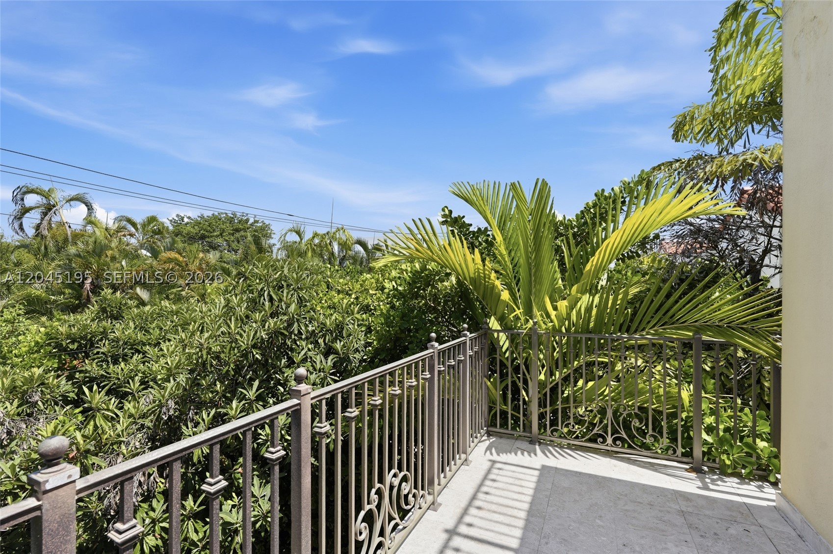 592 Fernwood Rd #B, Key Biscayne FL 33149