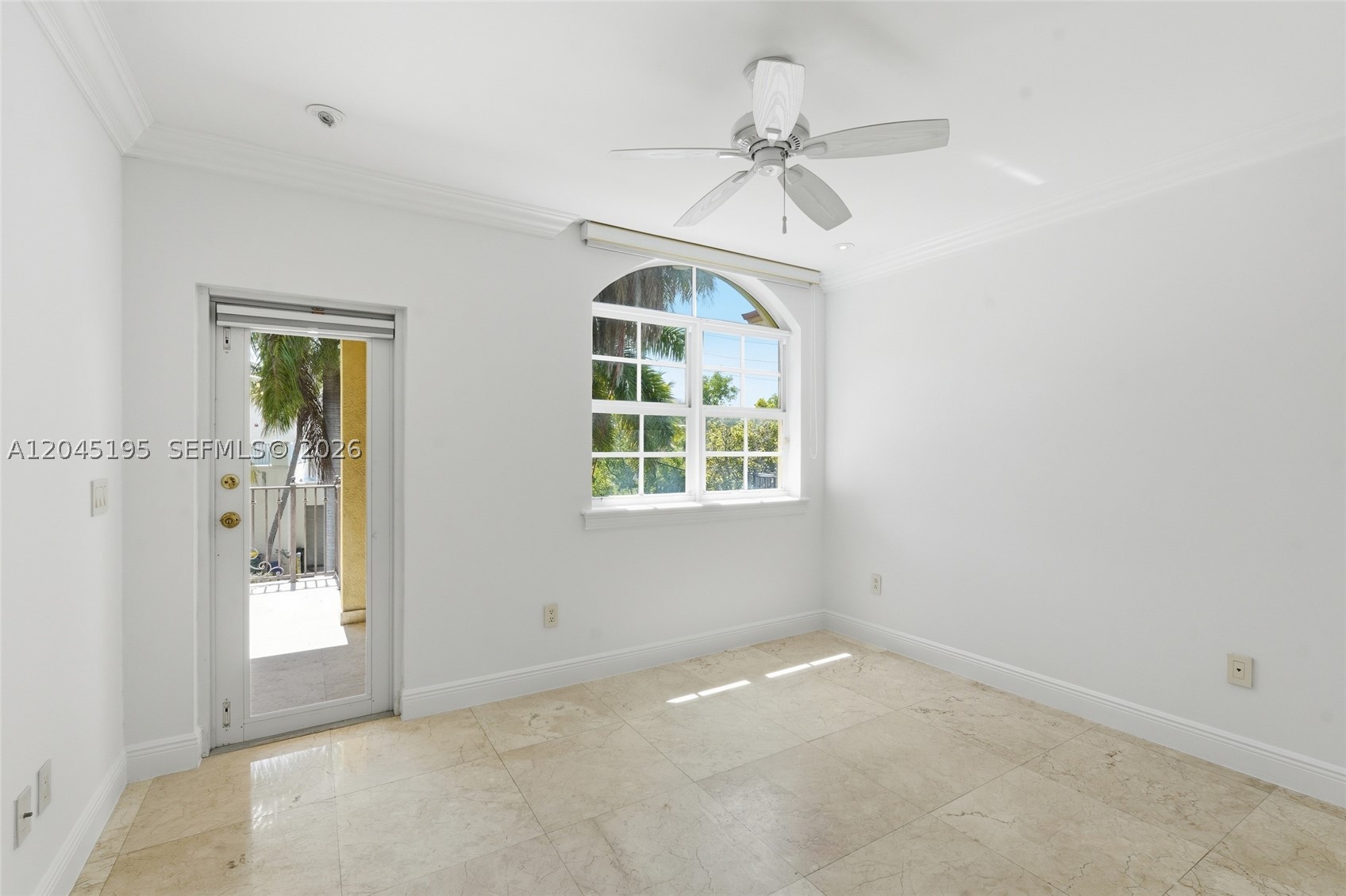 592 Fernwood Rd #B, Key Biscayne FL 33149
