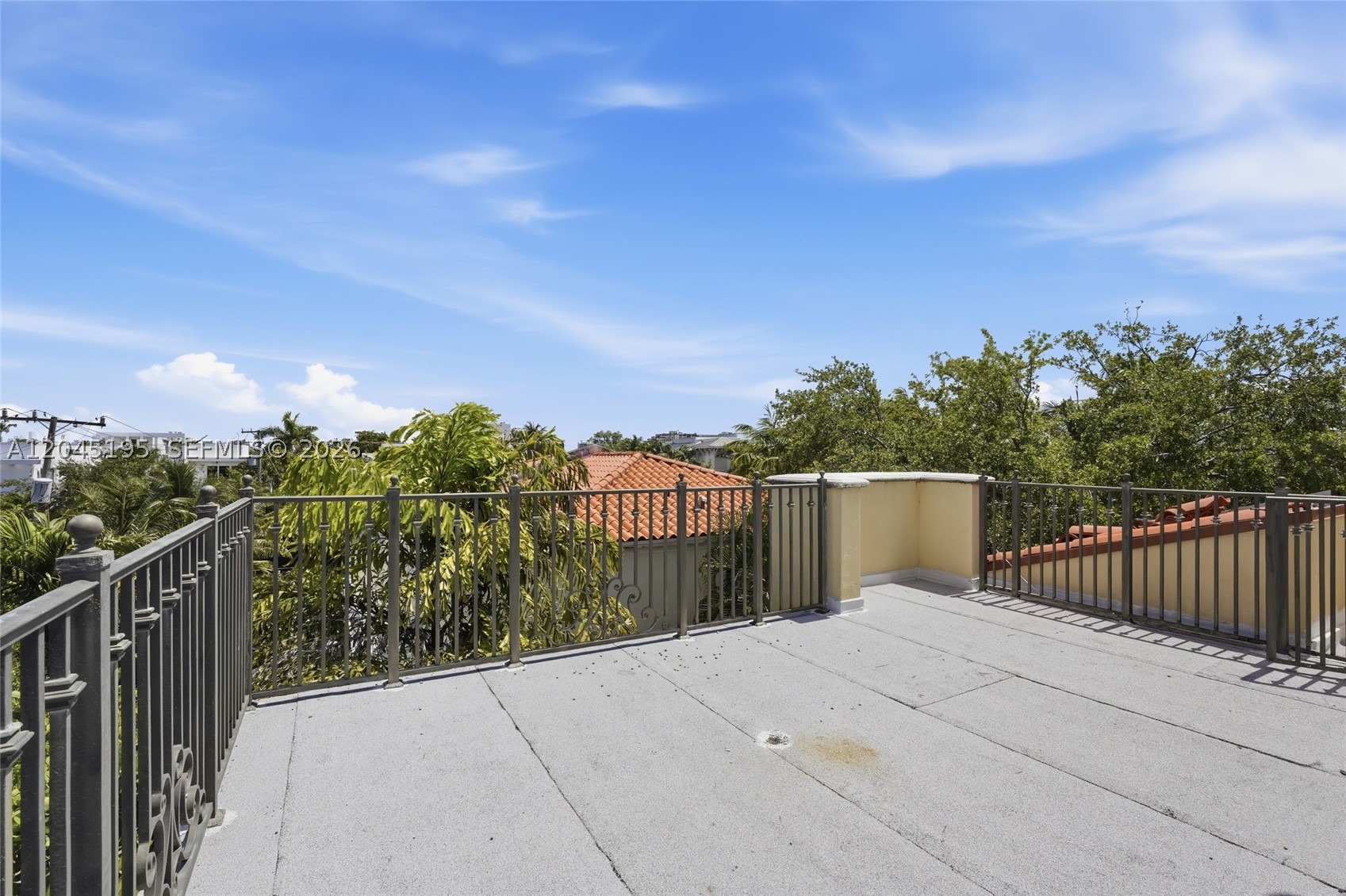 592 Fernwood Rd #B, Key Biscayne FL 33149