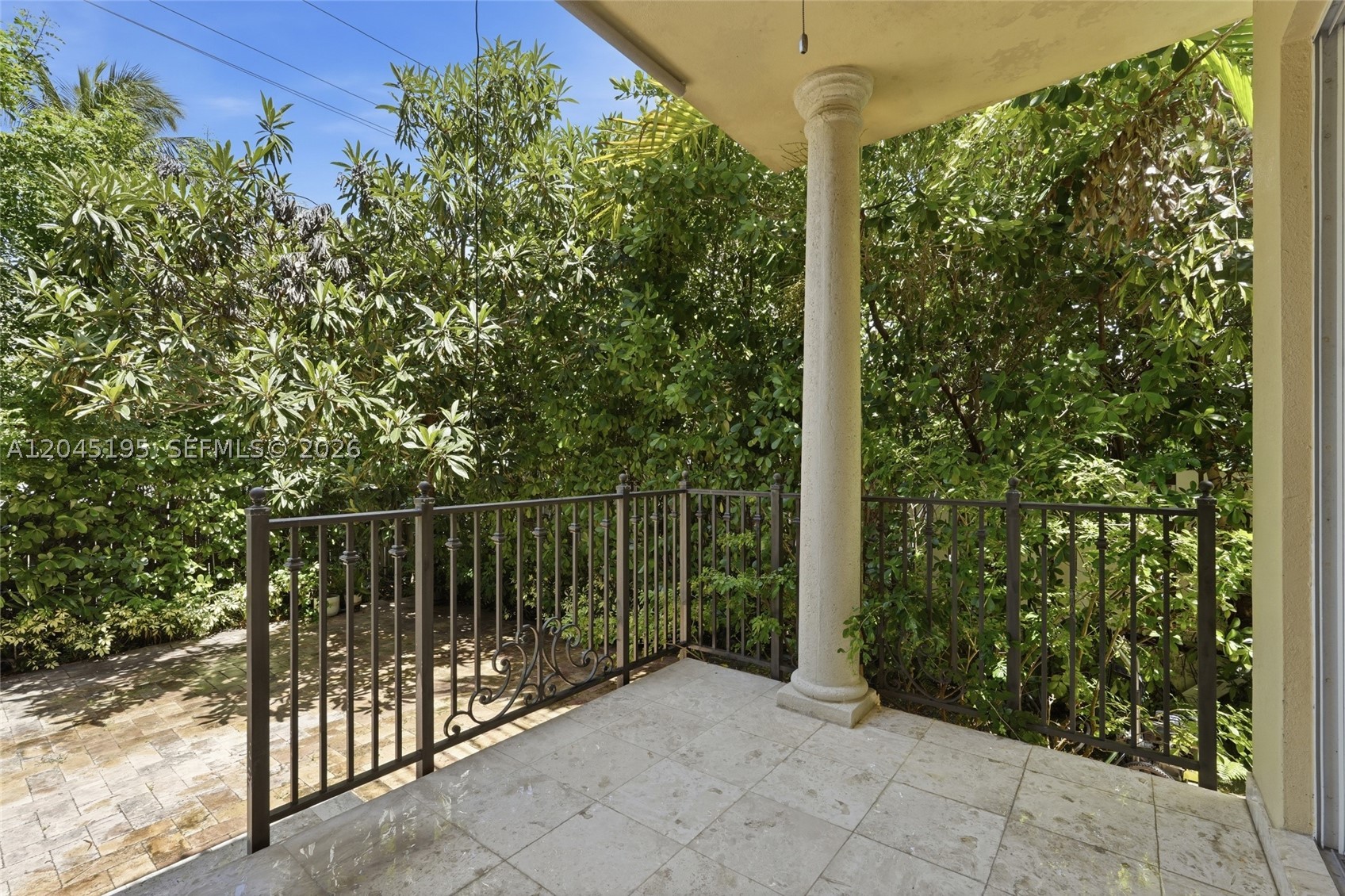 592 Fernwood Rd #B, Key Biscayne FL 33149