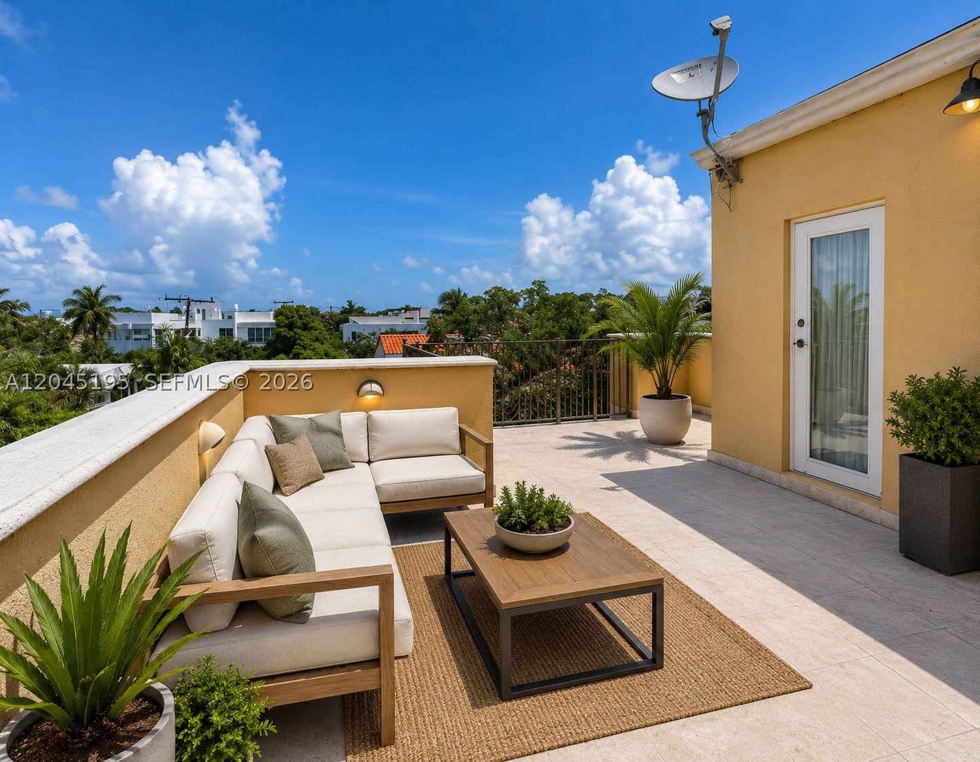592 Fernwood Rd #B, Key Biscayne FL 33149