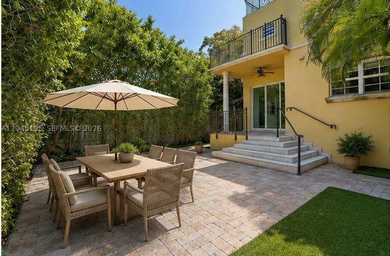 592 Fernwood Rd #B, Key Biscayne FL 33149