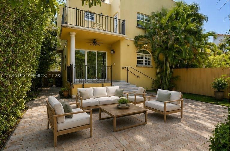 592 Fernwood Rd #B, Key Biscayne FL 33149