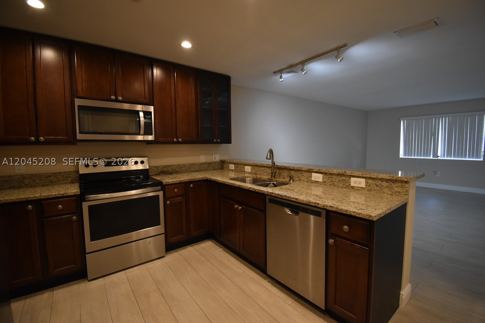 13900 Lake Placid Ct #A24, Miami Lakes FL 33014