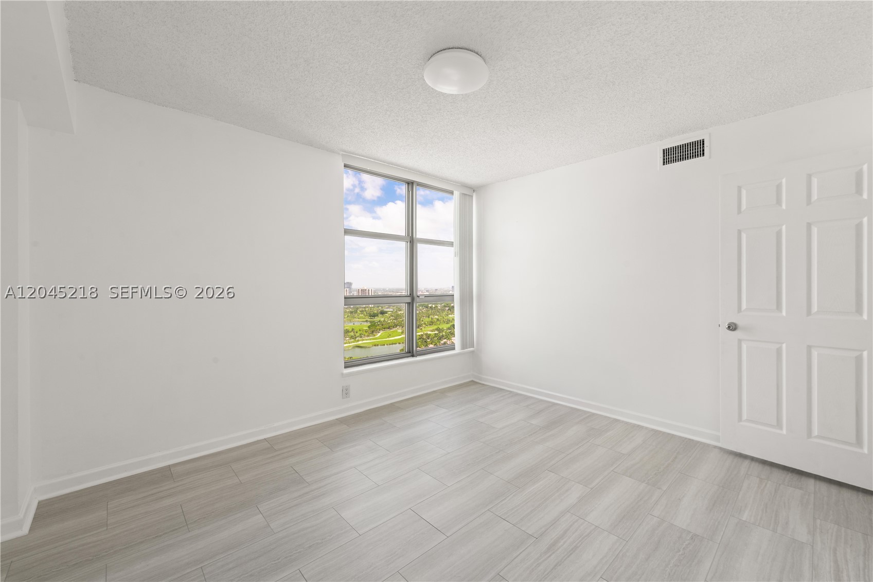 3530 Mystic Pointe Dr #3206, Aventura FL 33180
