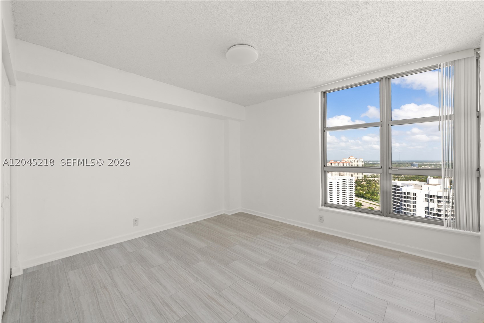 3530 Mystic Pointe Dr #3206, Aventura FL 33180