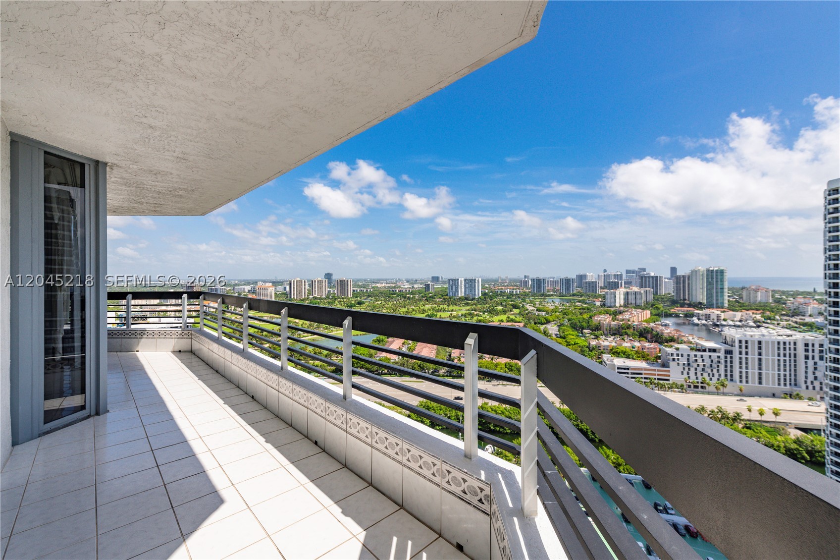 3530 Mystic Pointe Dr #3206, Aventura FL 33180
