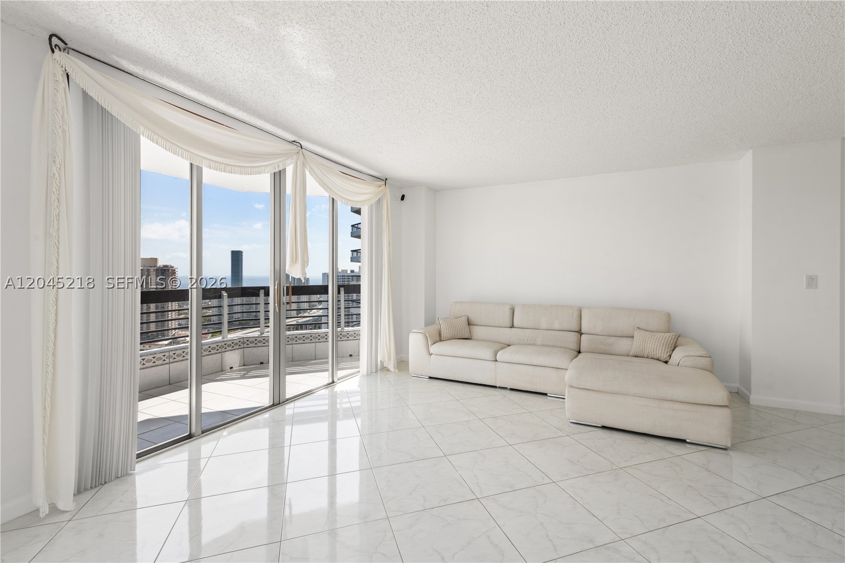 3530 Mystic Pointe Dr #3206, Aventura FL 33180