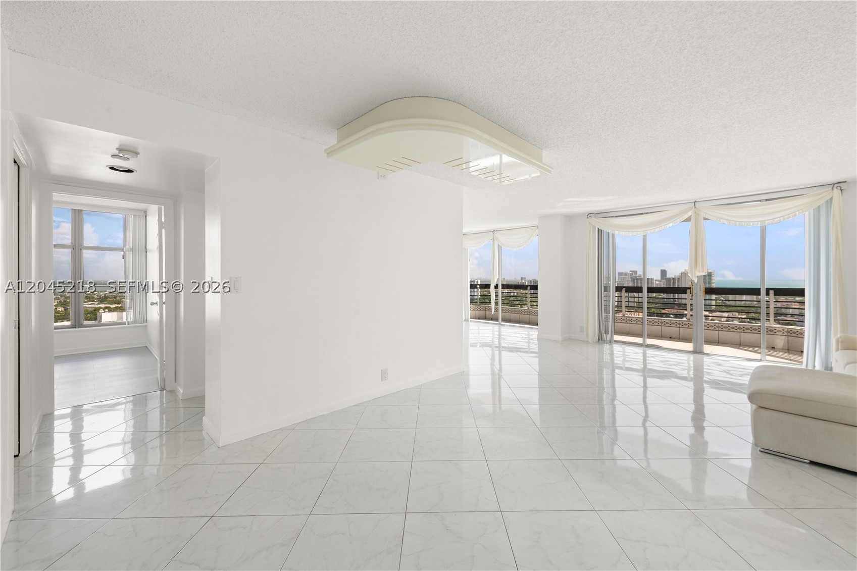 3530 Mystic Pointe Dr #3206, Aventura FL 33180