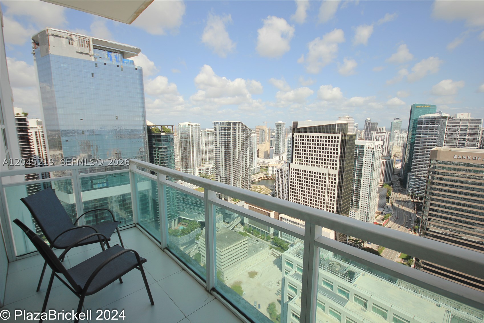 950 Brickell Bay Dr #5002, Miami FL 33131