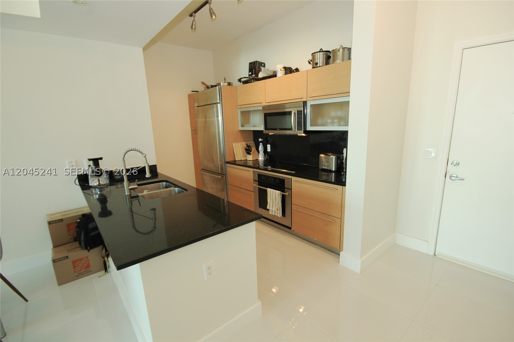 950 Brickell Bay Dr #5000, Miami FL 33131