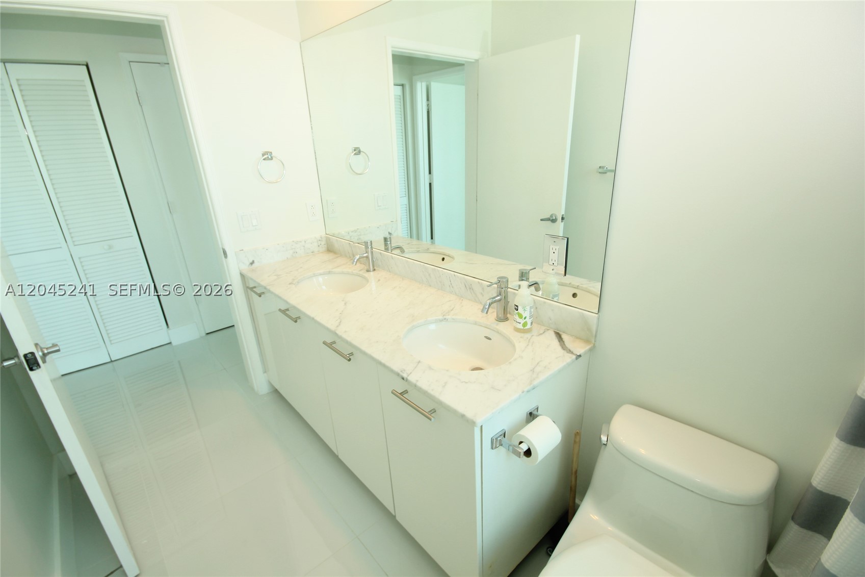 950 Brickell Bay Dr #5000, Miami FL 33131