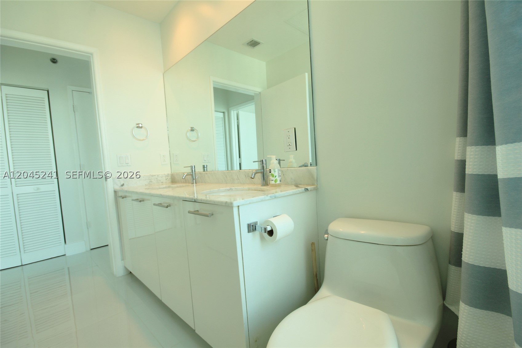 950 Brickell Bay Dr #5000, Miami FL 33131