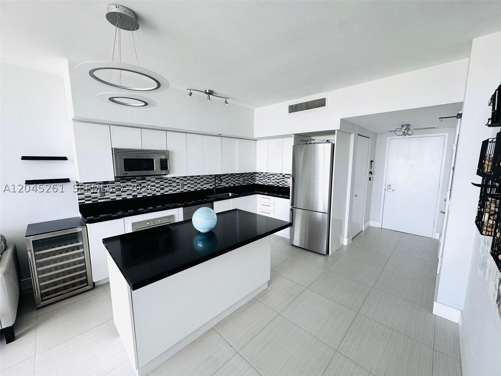 92 SW 3rd St #3608, Miami FL 33130