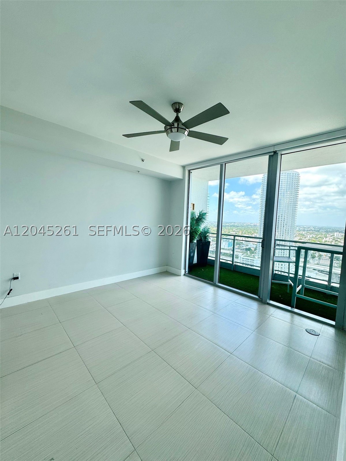 92 SW 3rd St #3608, Miami FL 33130