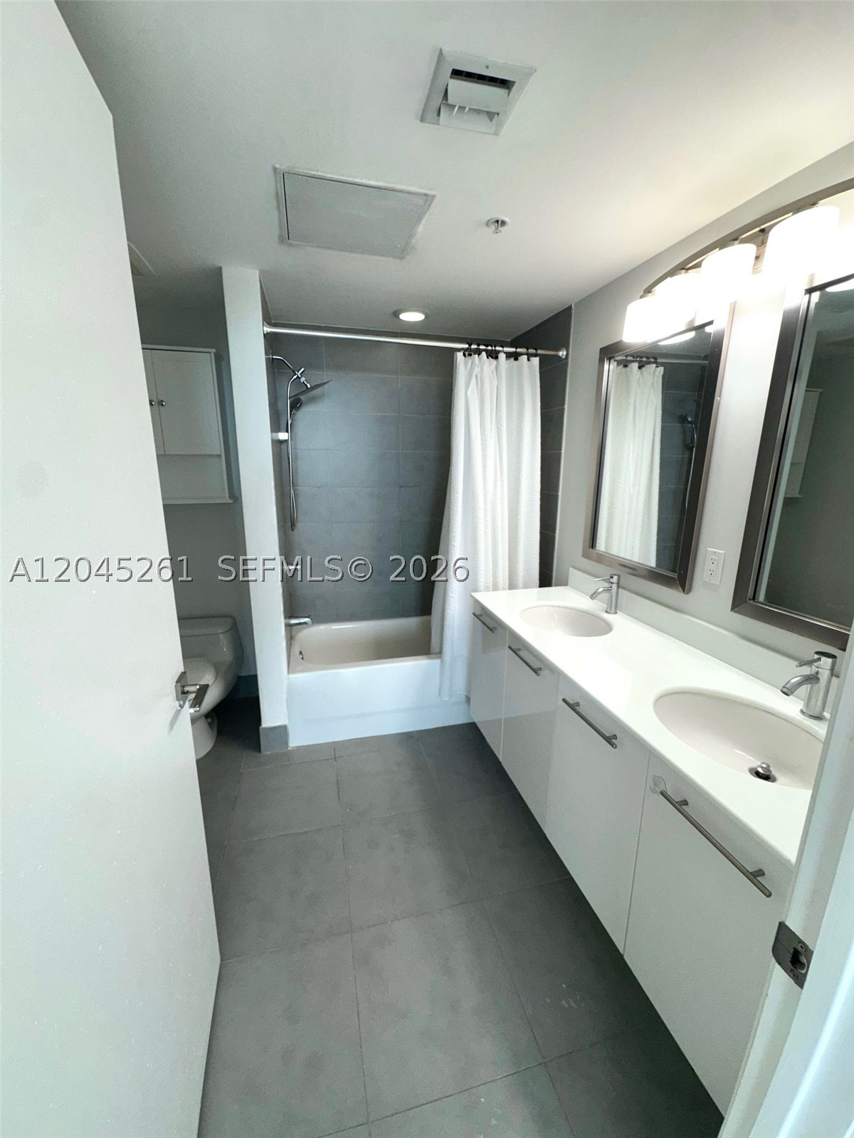 92 SW 3rd St #3608, Miami FL 33130