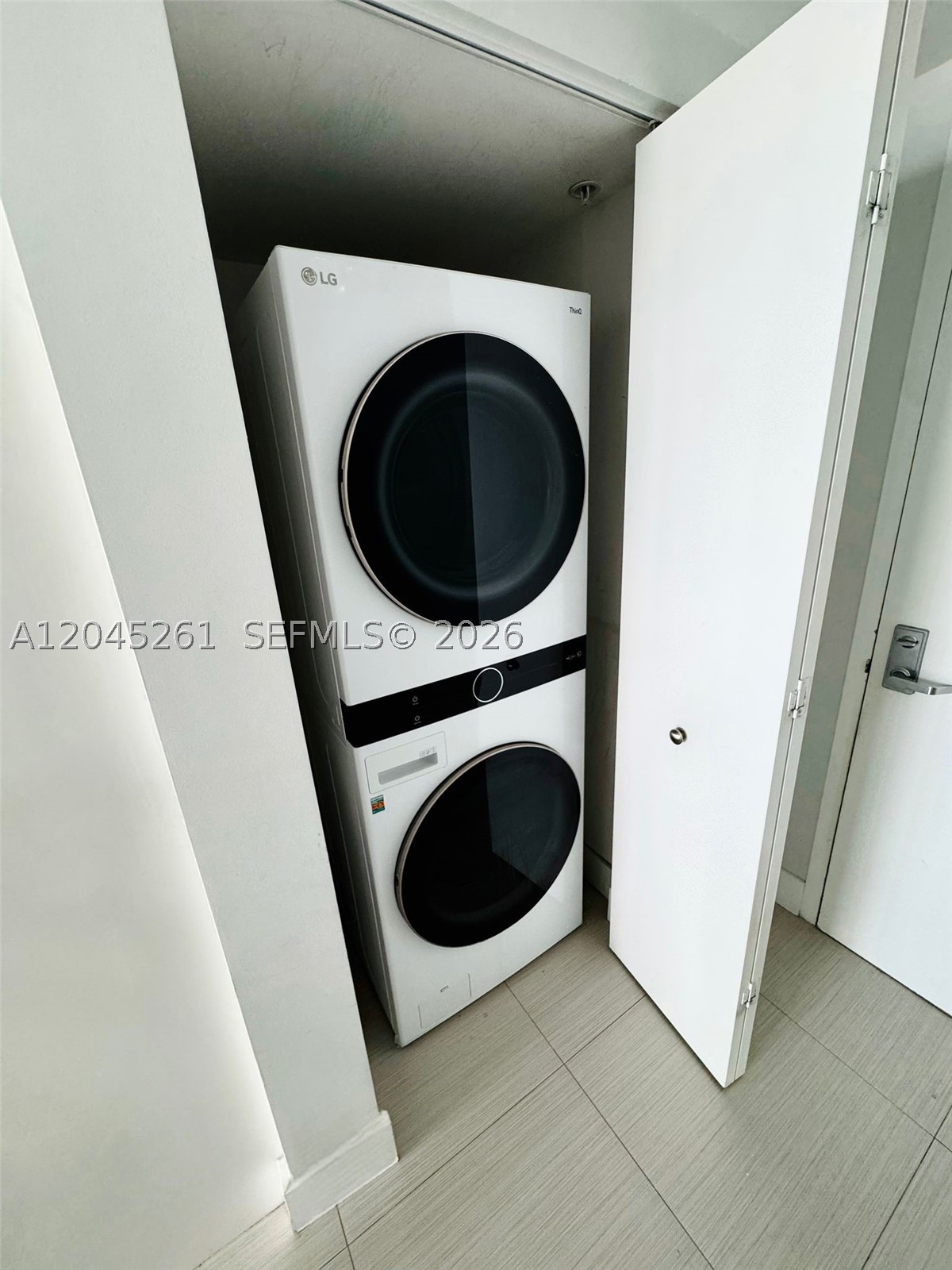 92 SW 3rd St #3608, Miami FL 33130