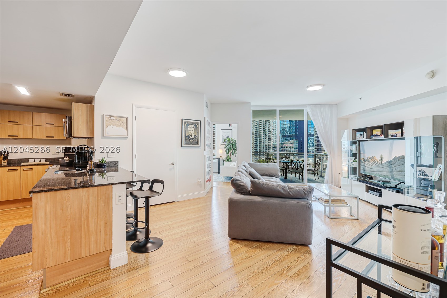 350 S Miami Ave #2104, Miami FL 33130