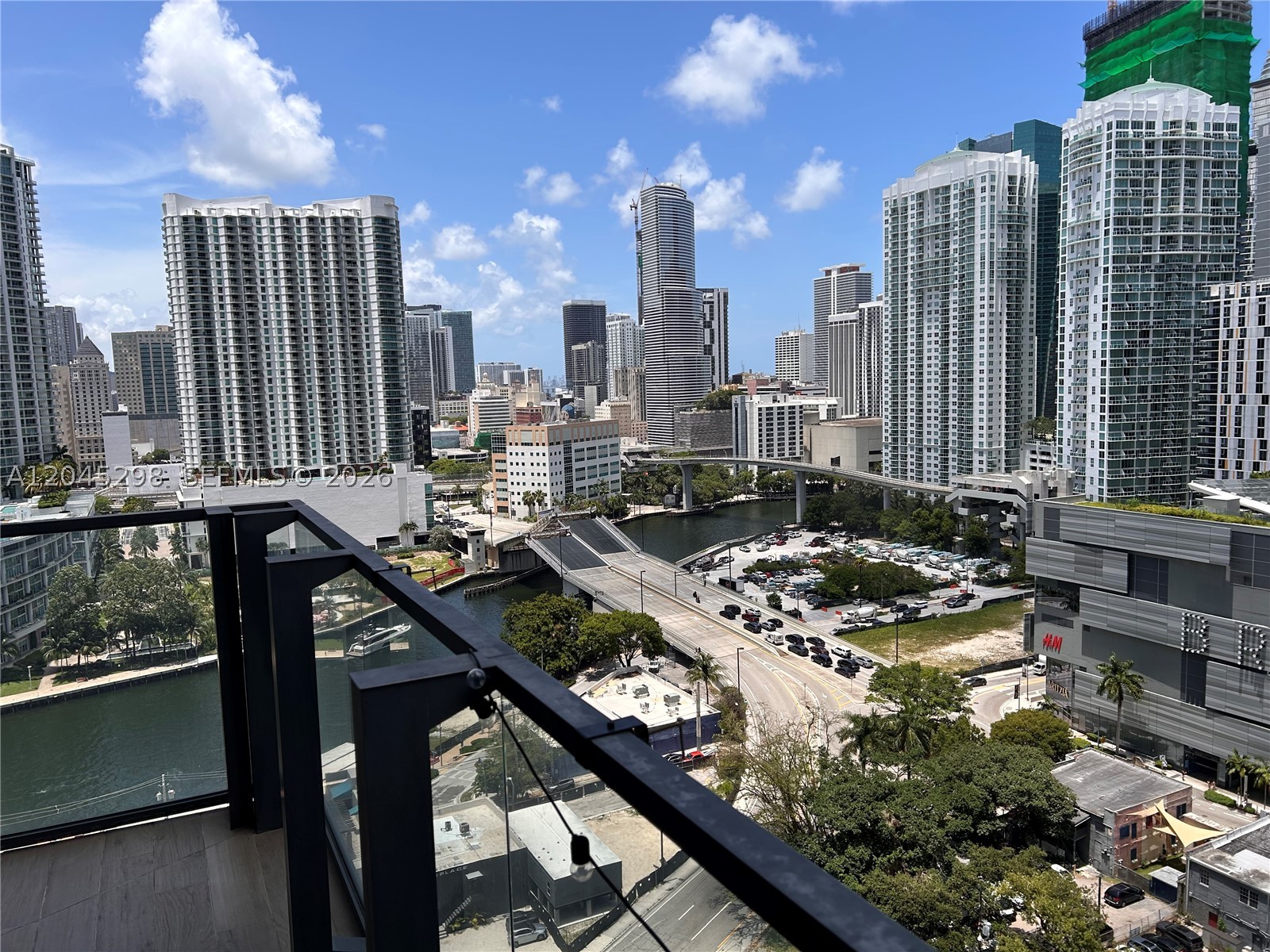88 SW 7th St #1511, Miami FL 33130