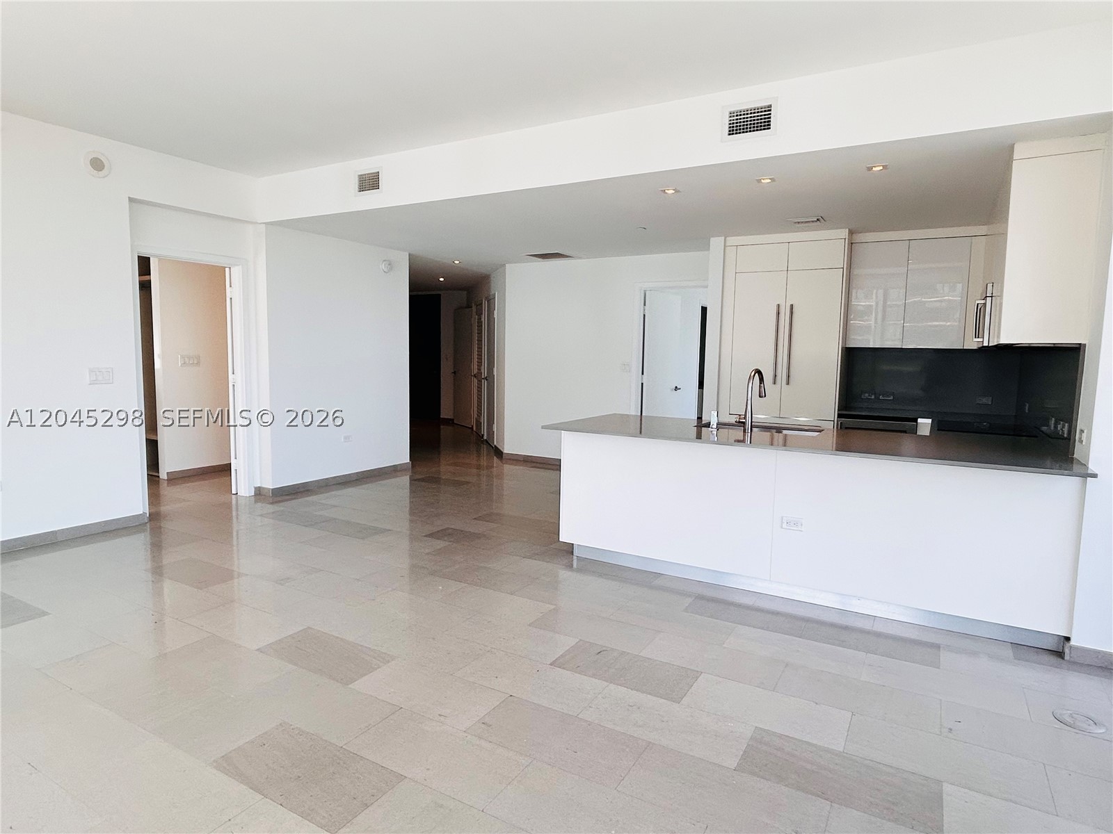 88 SW 7th St #1511, Miami FL 33130