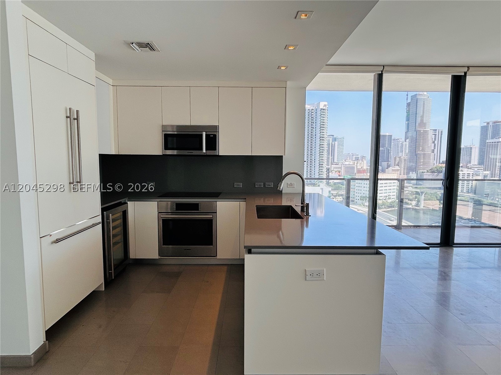 88 SW 7th St #1511, Miami FL 33130