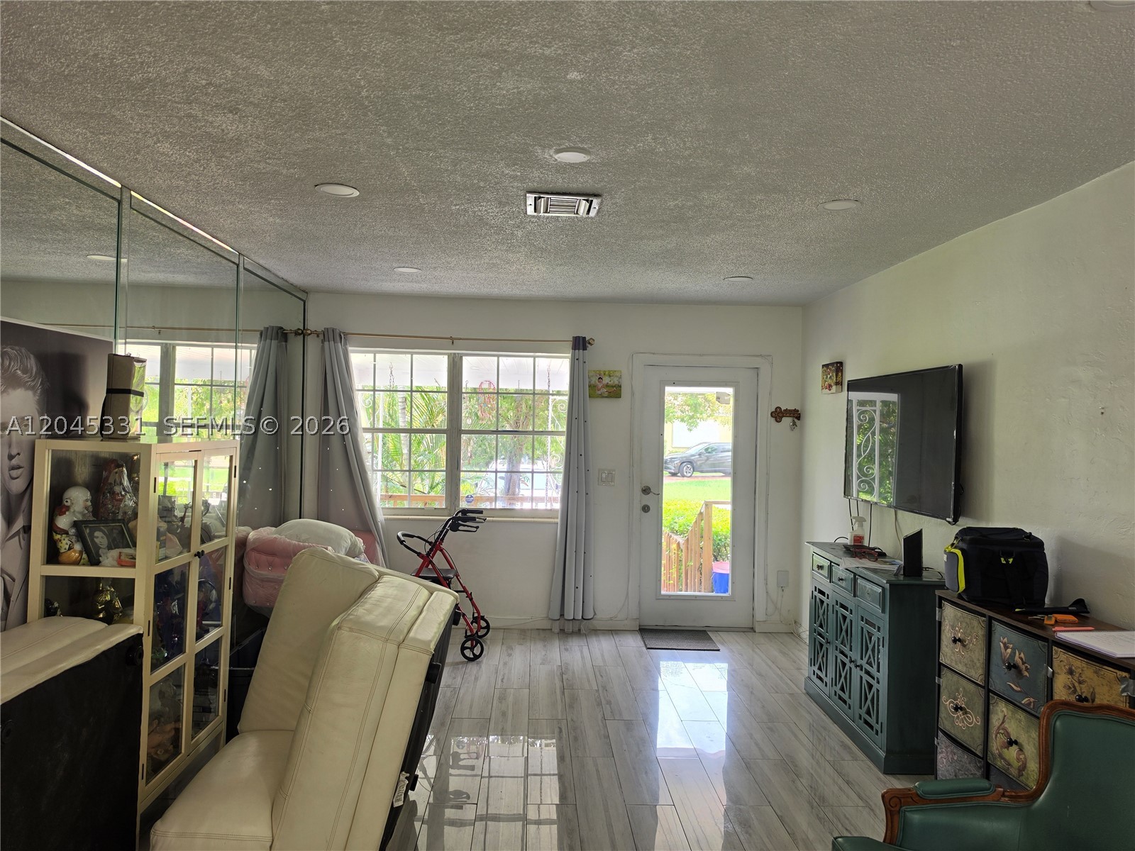 10801 NE 10th Ave, Biscayne Park FL 33161