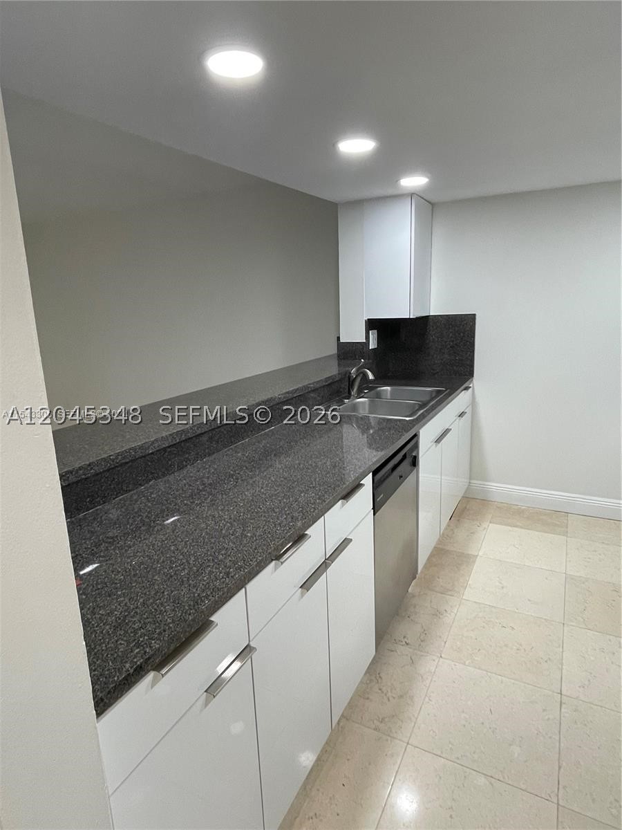 3756 NE 166th St #112, North Miami Beach FL 33160