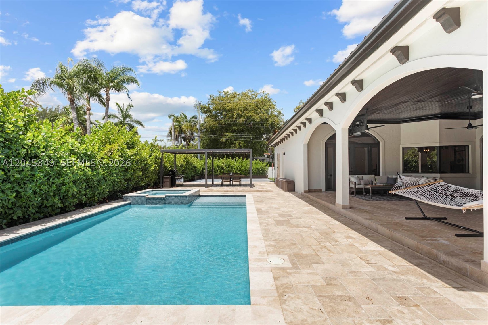 6874 SW 57th Ter, Miami FL 33143