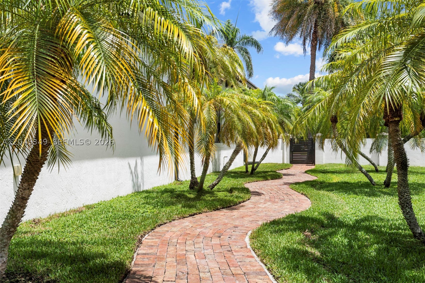 6874 SW 57th Ter, Miami FL 33143
