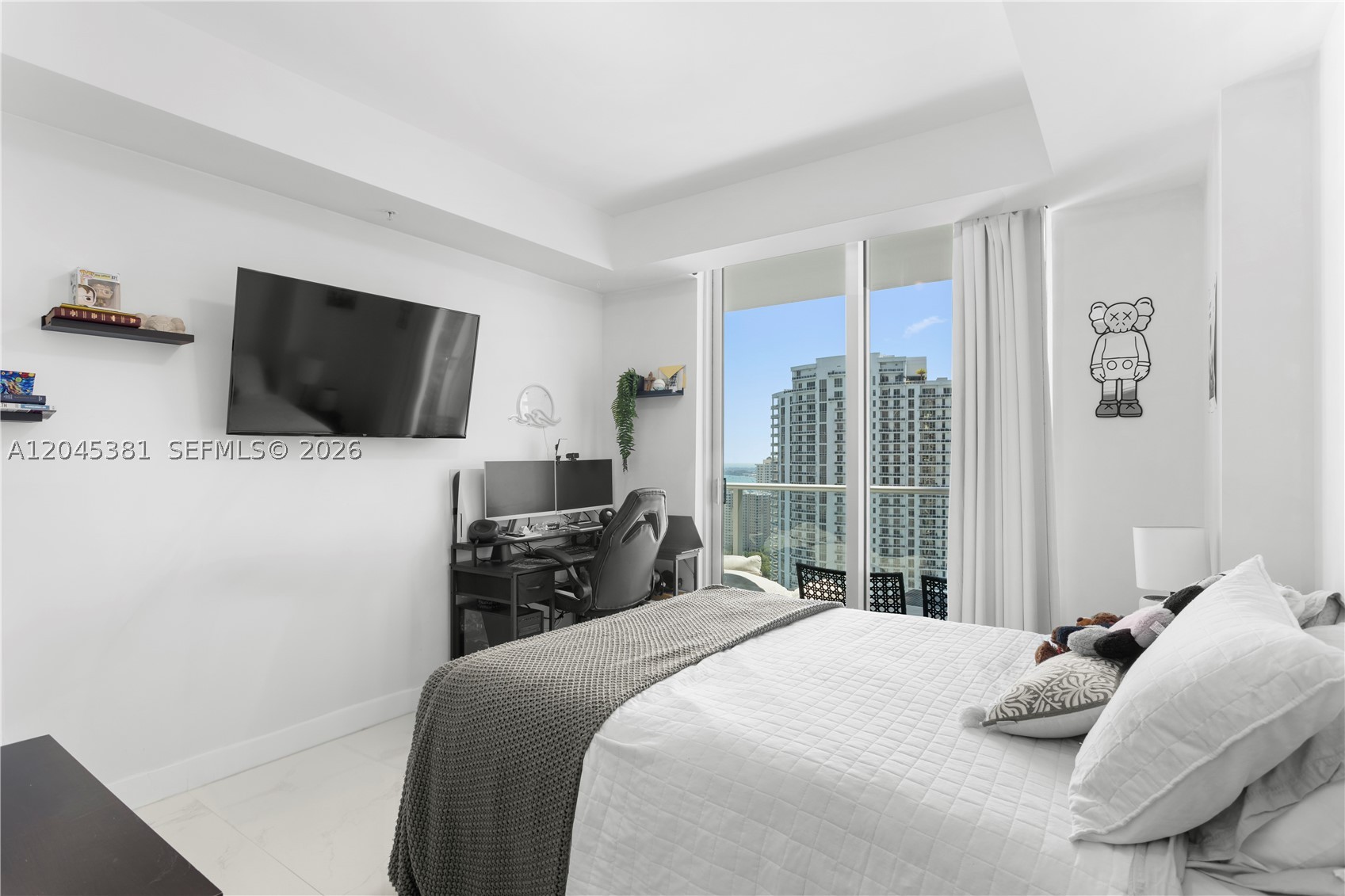 300 S Biscayne Blvd #T-2806, Miami FL 33131