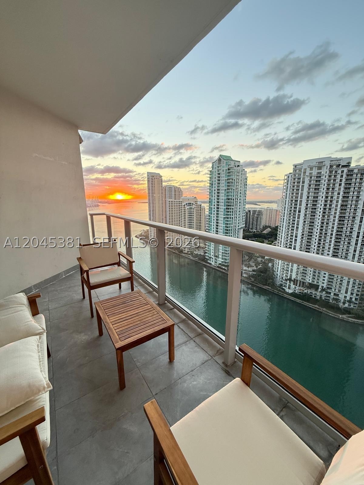 300 S Biscayne Blvd #T-2806, Miami FL 33131