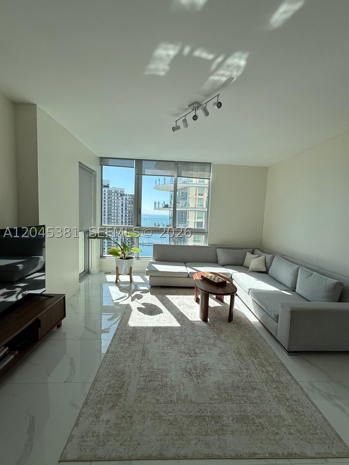 300 S Biscayne Blvd #T-2806, Miami FL 33131
