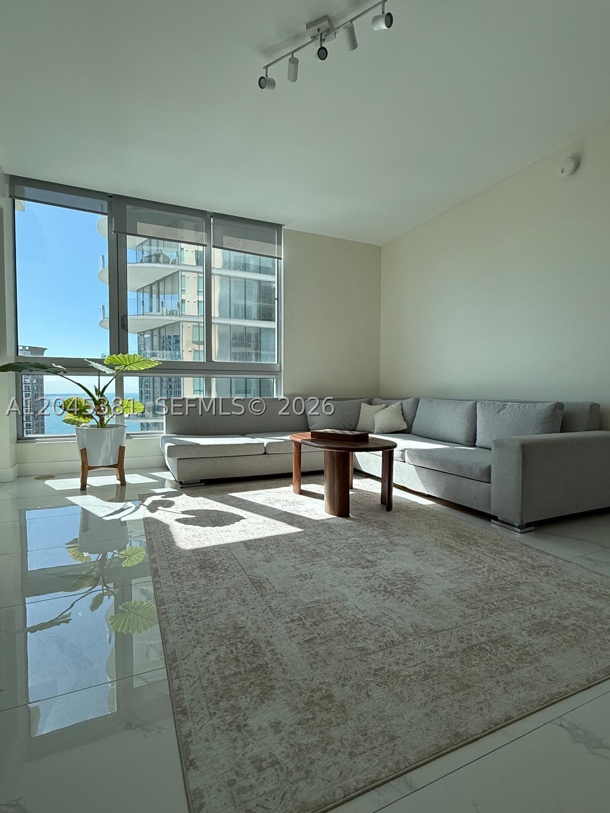 300 S Biscayne Blvd #T-2806, Miami FL 33131
