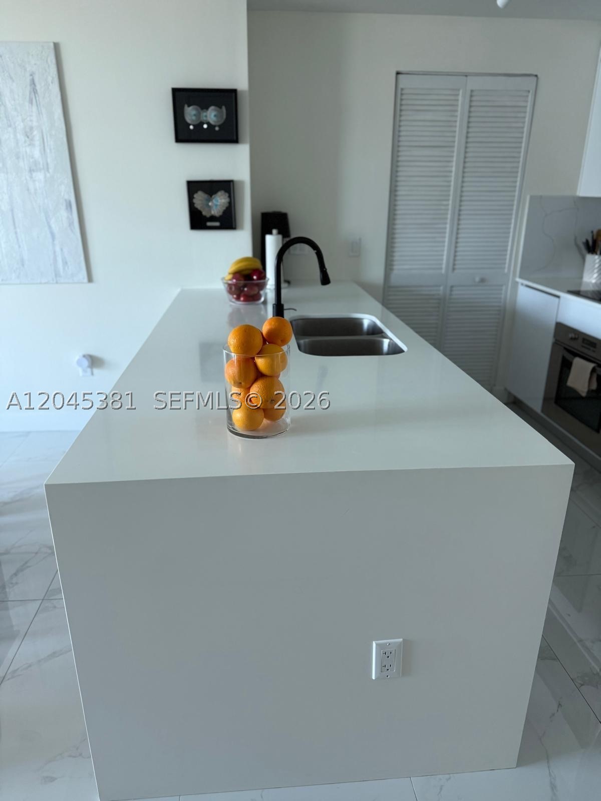 300 S Biscayne Blvd #T-2806, Miami FL 33131