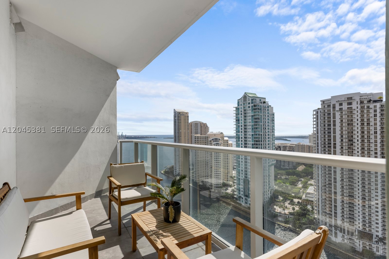 300 S Biscayne Blvd #T-2806, Miami FL 33131