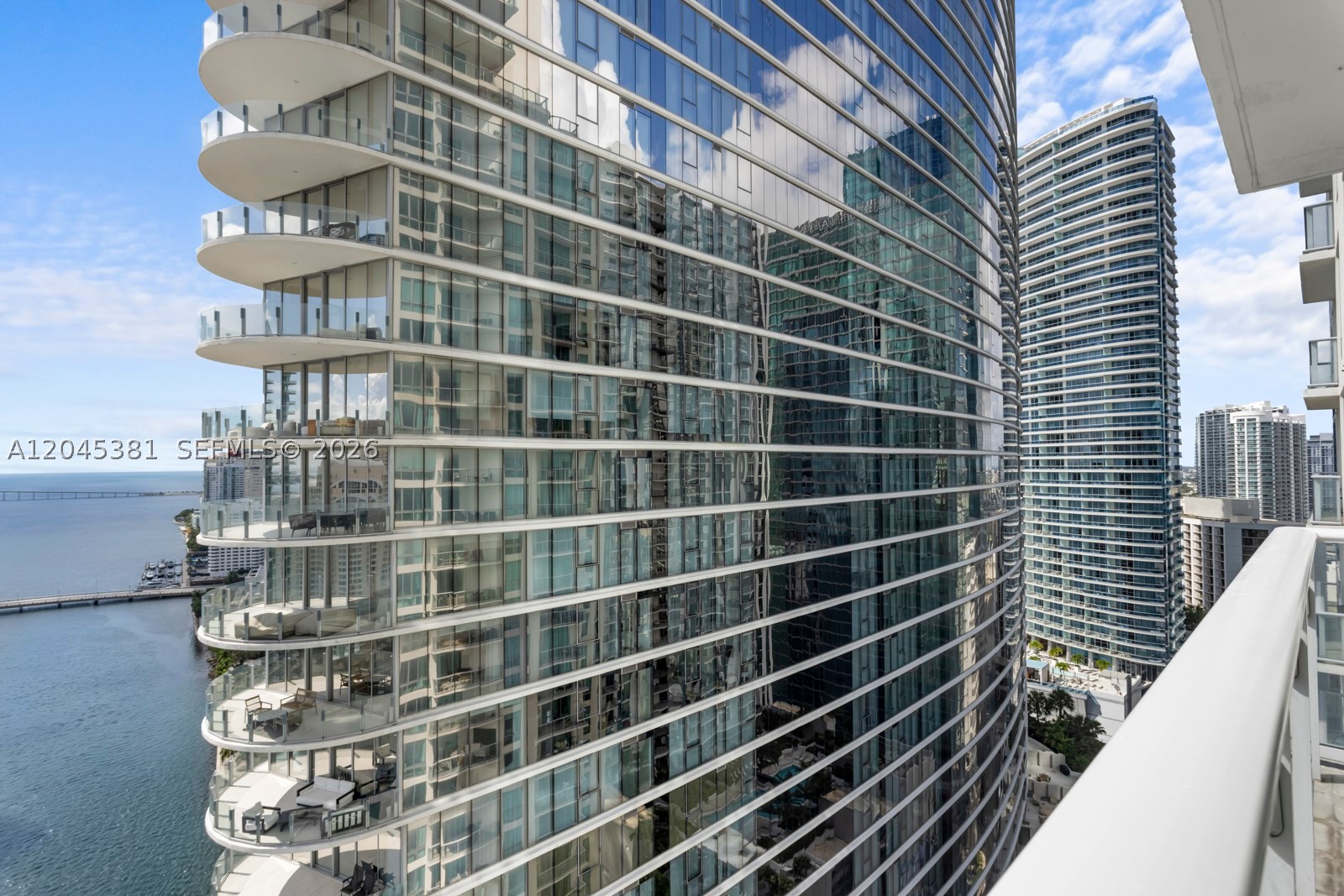 300 S Biscayne Blvd #T-2806, Miami FL 33131