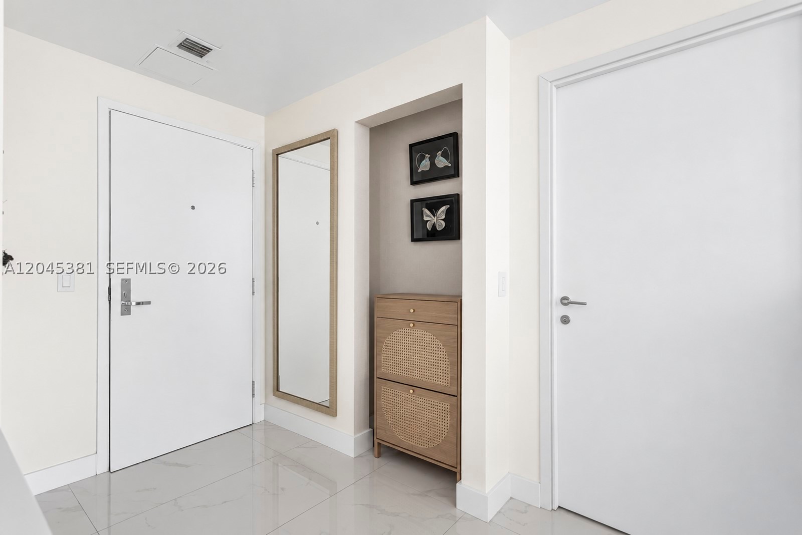 300 S Biscayne Blvd #T-2806, Miami FL 33131