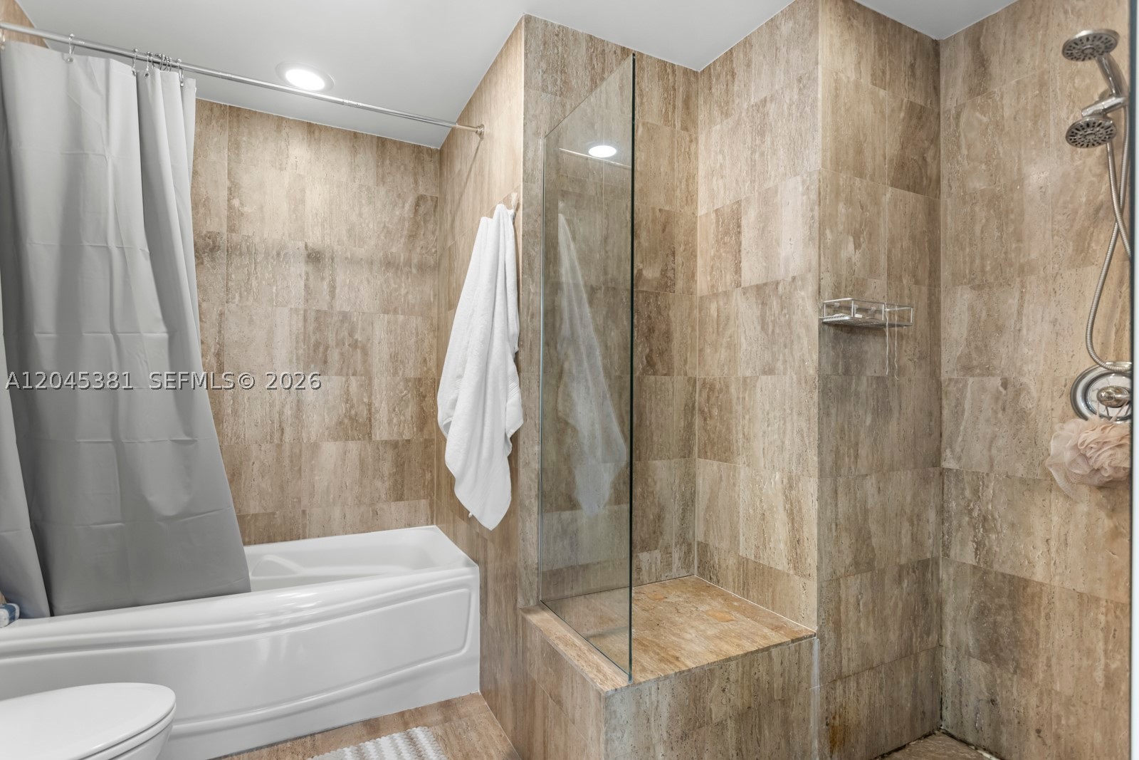 300 S Biscayne Blvd #T-2806, Miami FL 33131