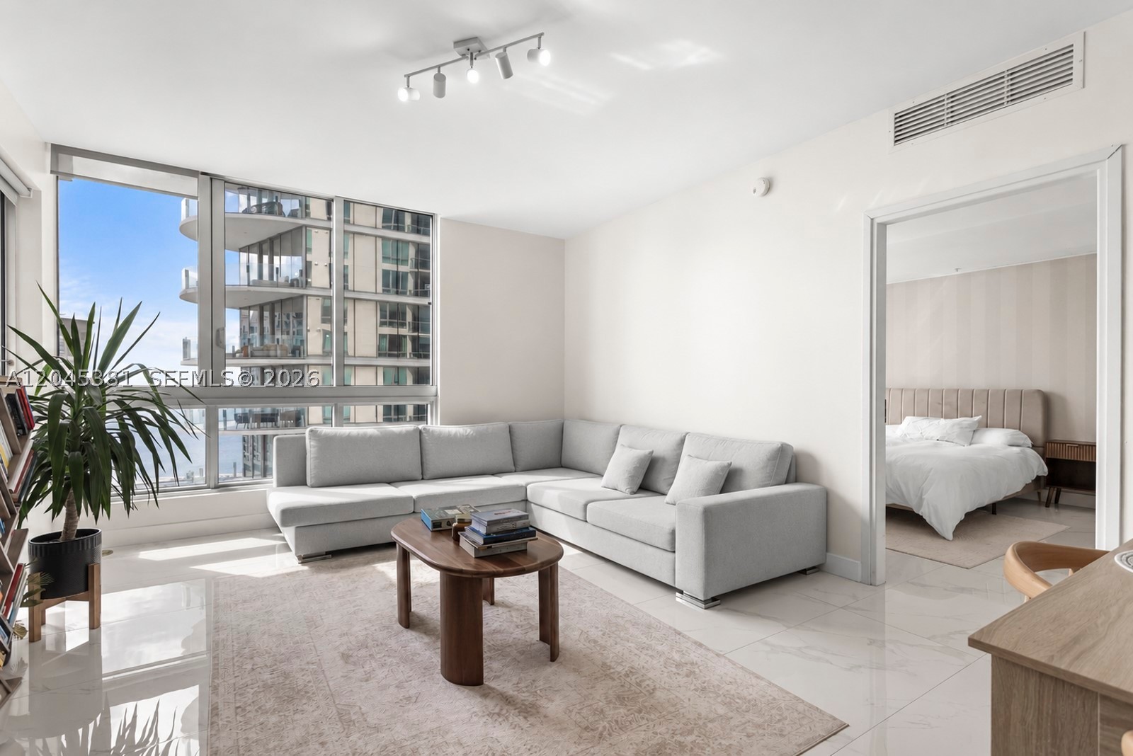 300 S Biscayne Blvd #T-2806, Miami FL 33131